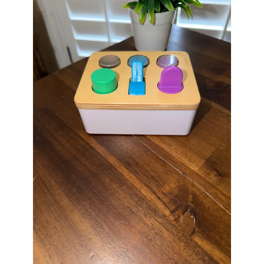 Lovevery Button and Switch Box Montessori Toddler Toy The Babbler Play Kit